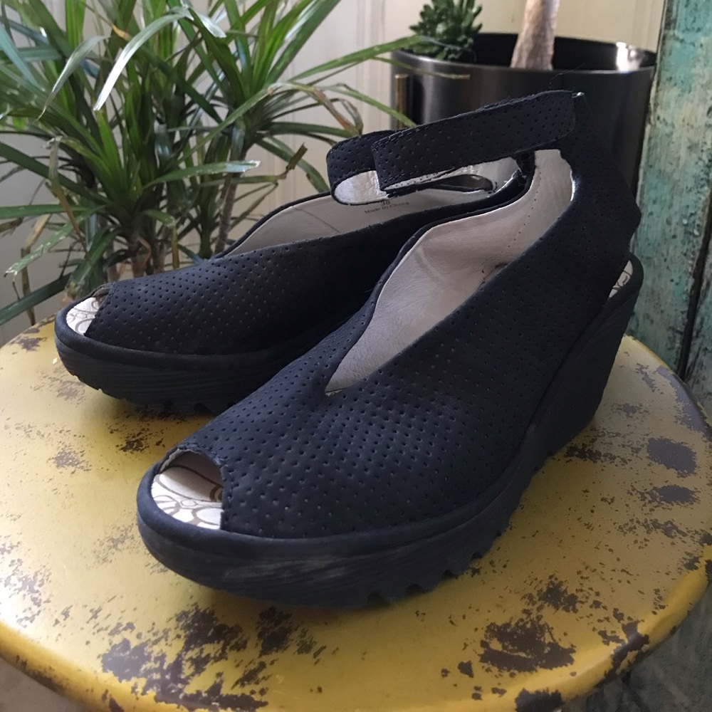 Fly London wedge